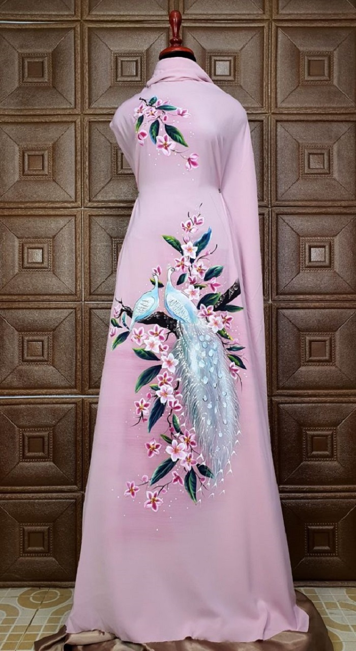 Vai-ao-dai-ve-tay-chim-cong