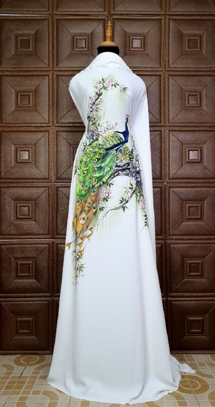 Vai-ao-dai-ve-tay-chim-cong