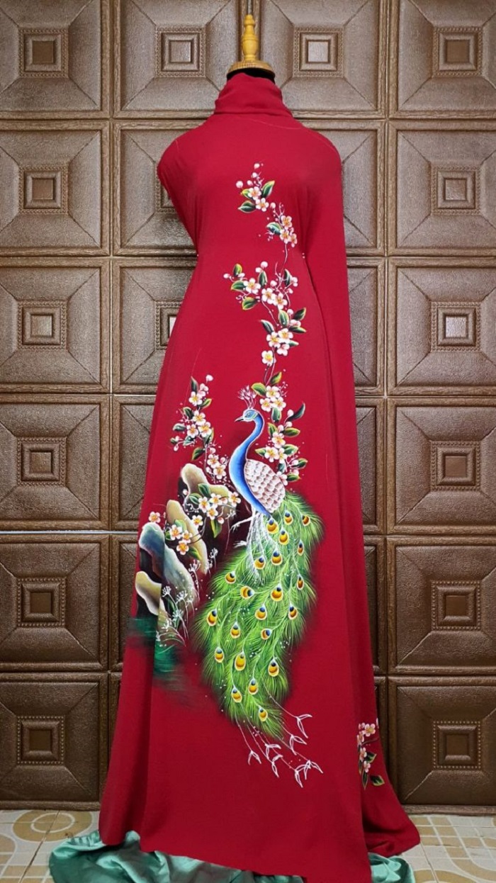 Vai-ao-dai-ve-tay-chim-cong