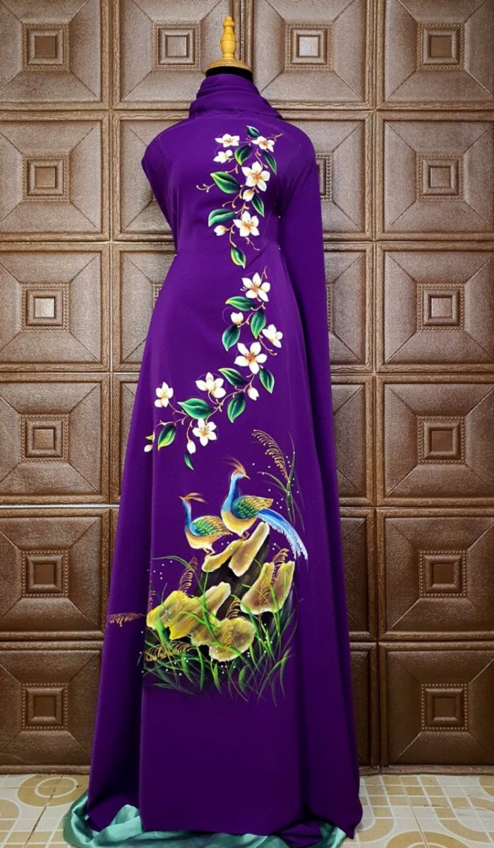 Vai-ao-dai-ve-tay-chim-cong