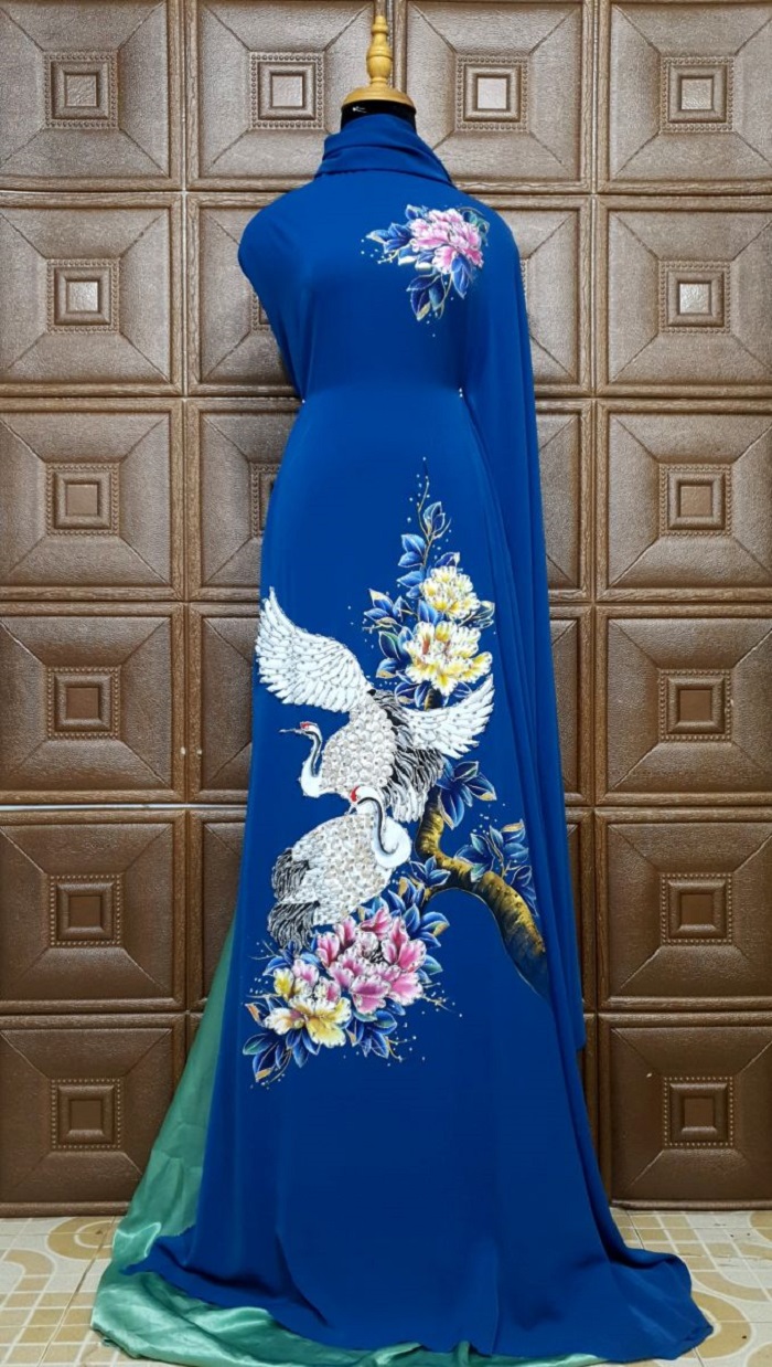 Vai-ao-dai-ve-tay-chim-cong