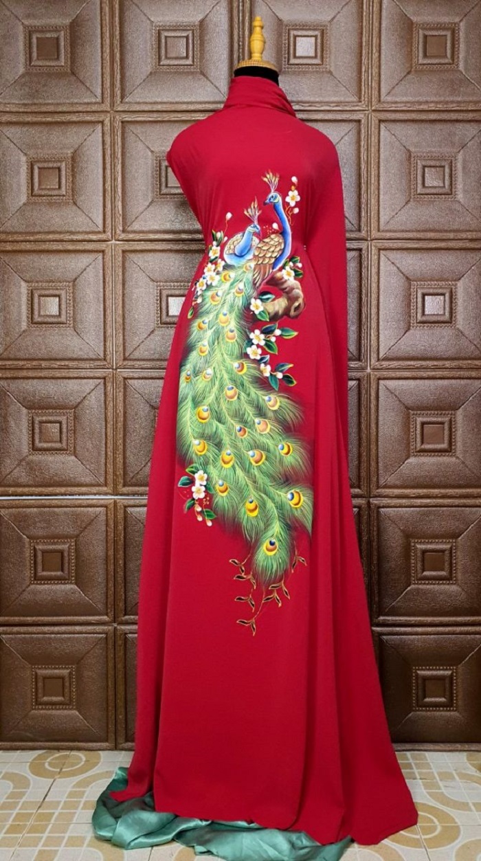 Vai-ao-dai-ve-tay-chim-cong