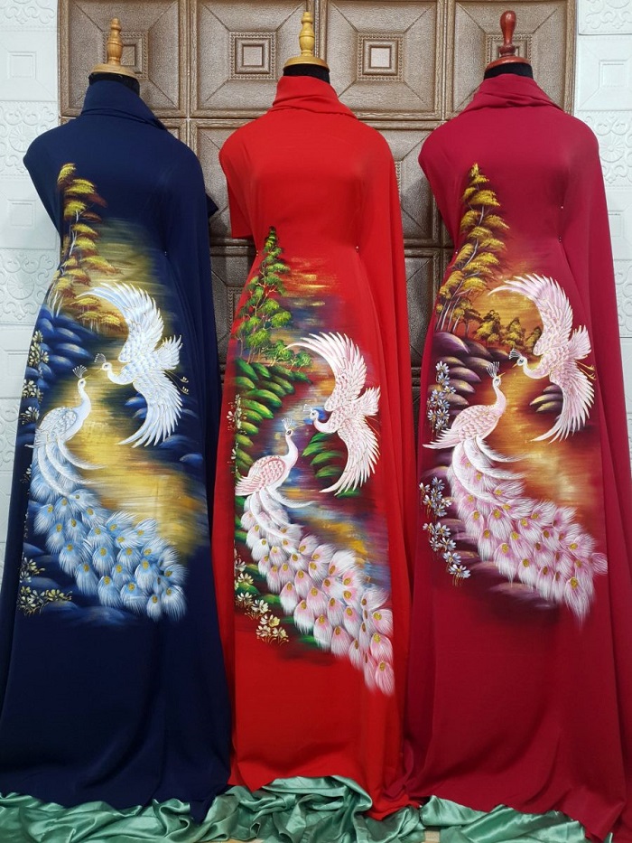 Vai-ao-dai-ve-tay-chim-cong